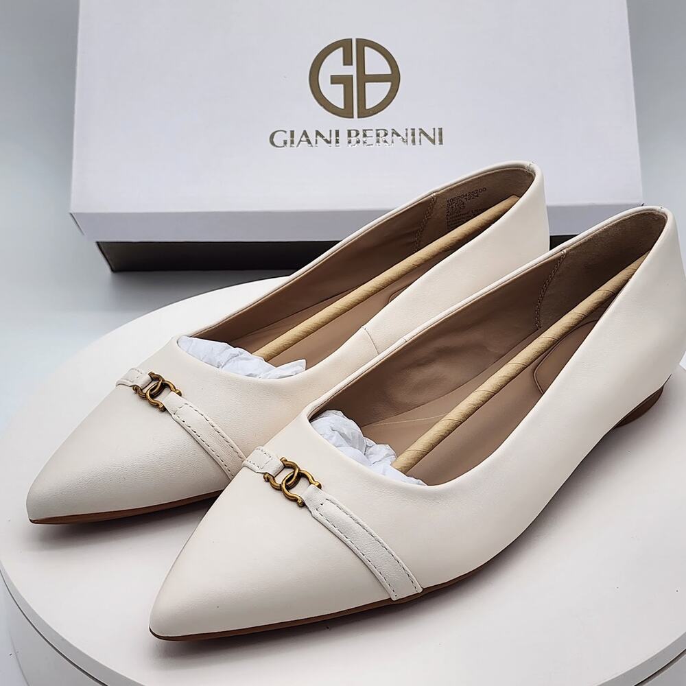 NEW - Giani Bernini Bentlley Women’s White Pointed Toe Flats Slip On Size 10 M - Picture 4 of 8
